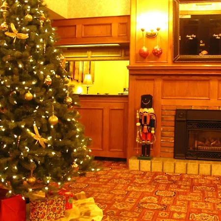 James Bay Inn Hotel, Suites & Cottage-2