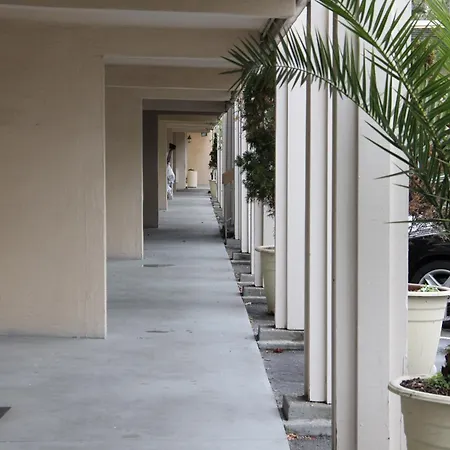Caravelle Inn Extended Stay-3