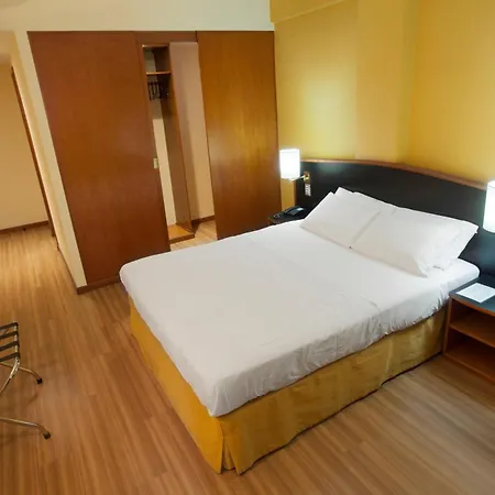 Hotel Moncloa-3