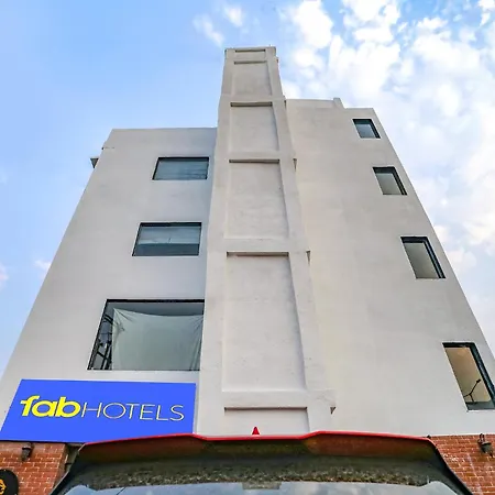 Fabhotel Leo Pride-3