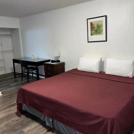 Tip Top Motel-3
