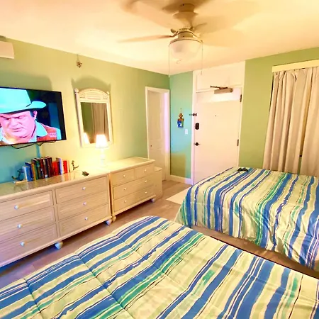 Harbour Beach Resort - Direct Oceanfront, Private Balcony !-2