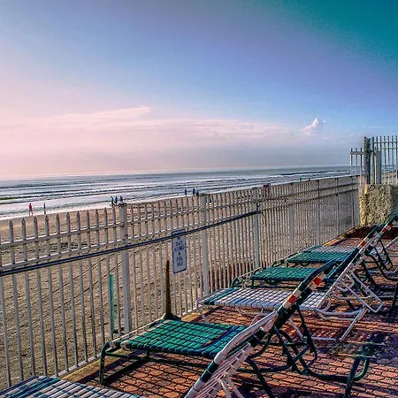 Harbour Beach Resort - Direct Oceanfront, Private Balcony !-3