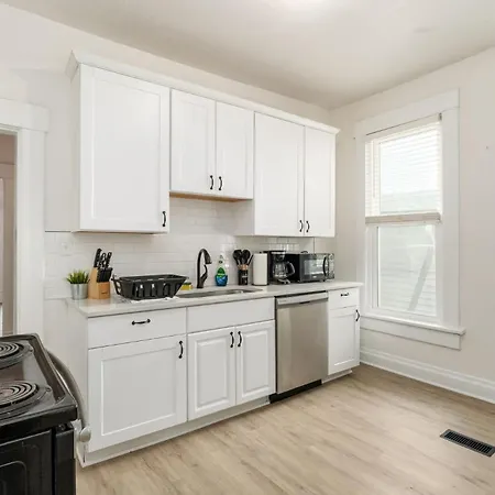 Housepitality - The Madison House - Brand New-3