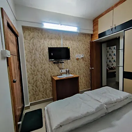 Gulmohar - By Mansi Service Apartment-3