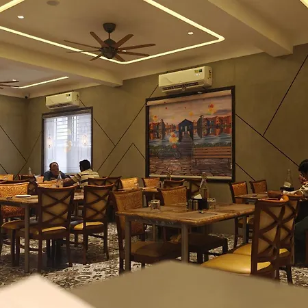 Hotel The Excellency-2