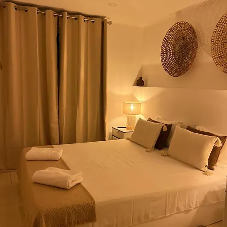 4U Lisbon VI Guesthouse Airport-2