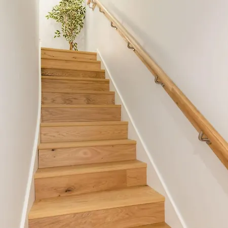 Dragon Suites - Yukina Suite - 2 Bed City Centre House With Garden-2