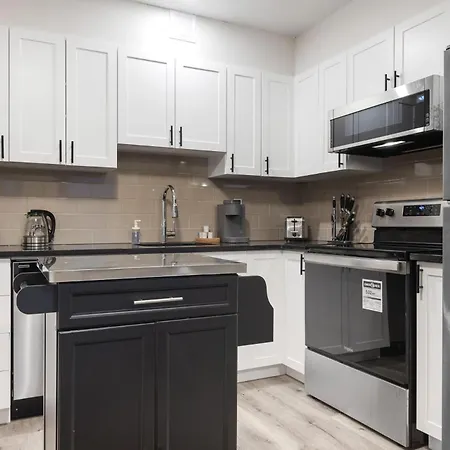 Private Home In Nepean For Family - 14 Minutes From Downtown-3