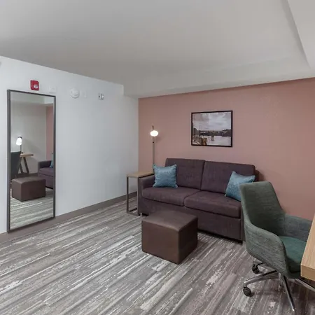 Hilton Garden Inn Columbus-3