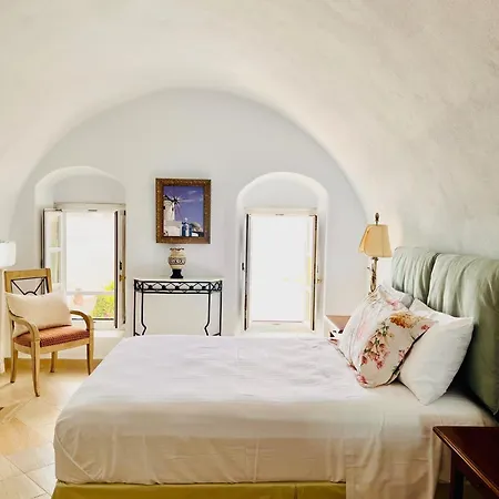 Le Petit Greek-2