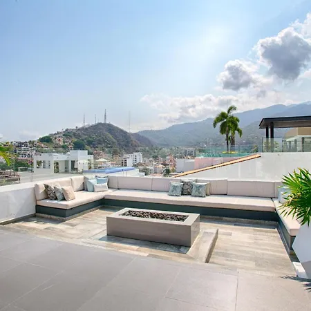 Rooftop Pool, Bar And Gym, Romantic Zone Stay-2