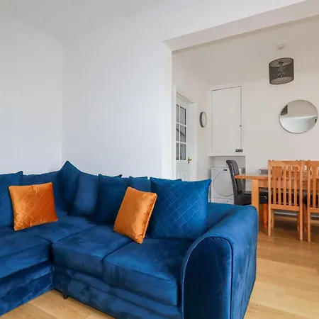 119 Henver Road-2