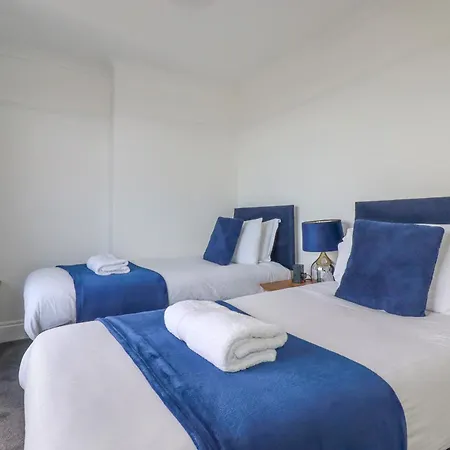 119 Henver Road-3