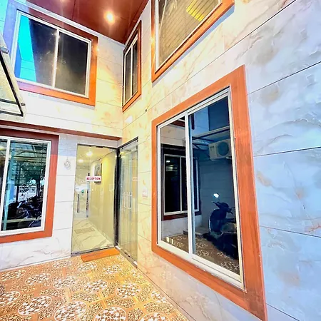 Hotel Golden Glory-3