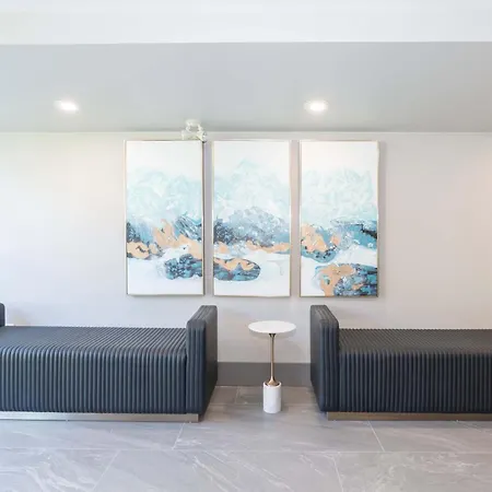 Sandman Hotel & Suites Regina-2