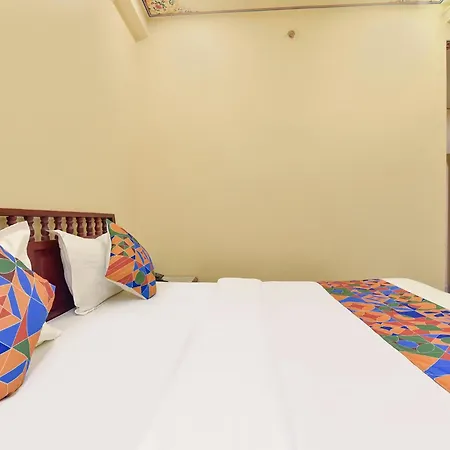 Fabhotel The Bayan Elegance-3