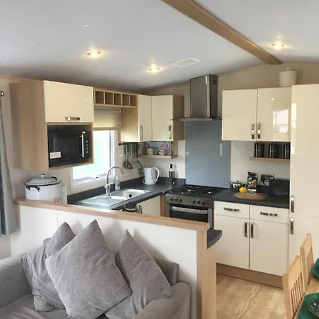 Jasmine 14 - A Peaceful & Spacious Caravan-3