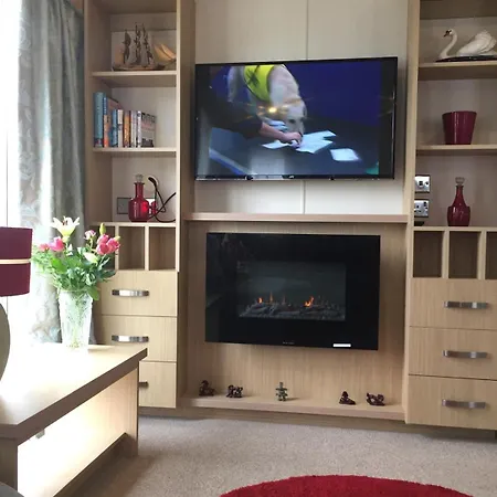 Jasmine 14 - A Peaceful & Spacious Caravan-2