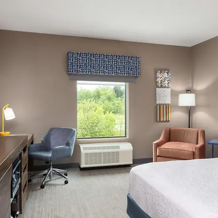 Hampton Inn & Suites Harrisburg-2