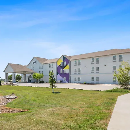 Spark By Hilton Minot-3