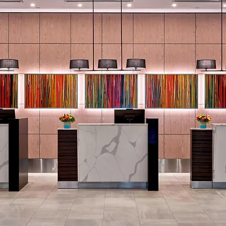 Delta Hotels By Marriott Edmonton Centre Suites-2