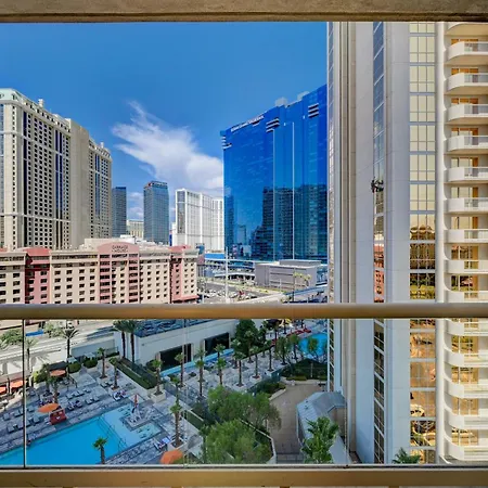 Amethyst Studio Suite Mgm Signature Strip View Balcony-2