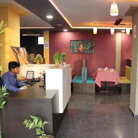 Hotel Red Rose Inn Rajkot-3