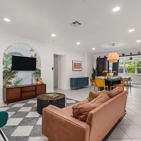Havana Haven By Bk Stays - Family Friendly - Close To Beach - Large Heated Pool - 4 Beds - Sleeps 8-2