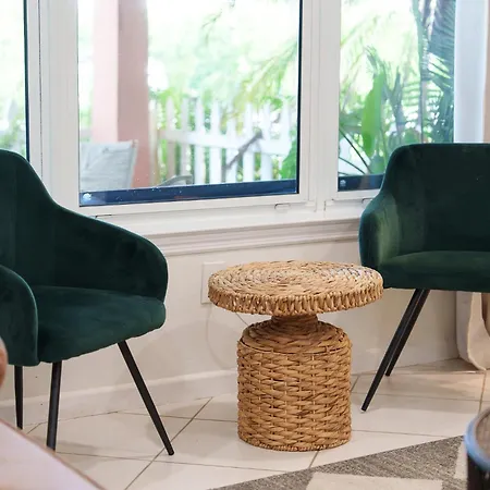 Havana Haven By Bk Stays - Family Friendly - Close To Beach - Large Heated Pool - 4 Beds - Sleeps 8-3