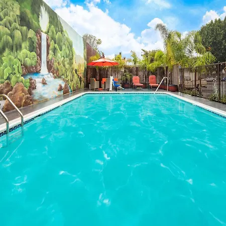 Travelodge By Wyndham Burbank-Glendale-3