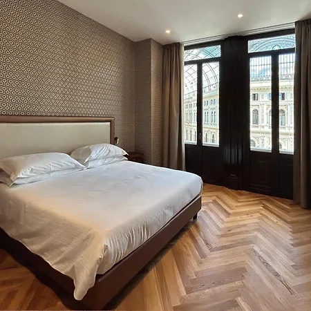 Caruso Place Luxury Rooms & Suites-2
