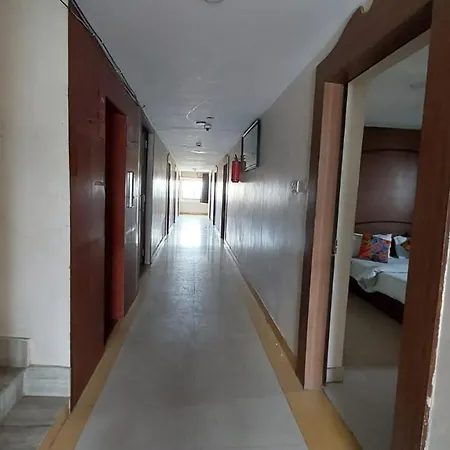 Mor Hotel Park Resort - Near Railway Station-Best Selling & Best Choice Of Travellers-3