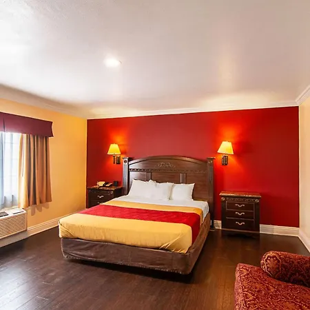 Econo Lodge Long Beach I-405-3