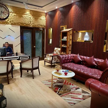 Victorian Elegance Luxury Stays-3