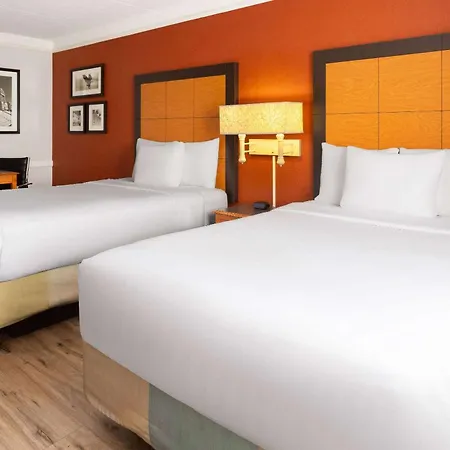 La Quinta Inn By Wyndham Pittsburgh Airport-3