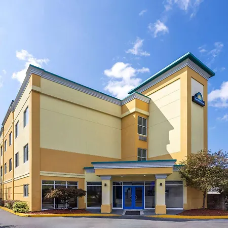 Days Inn & Suites By Wyndham Albany-3