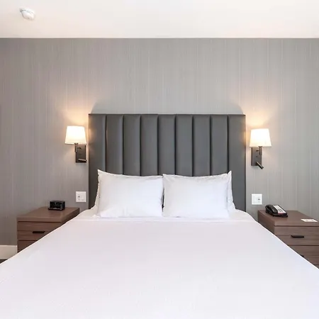 Sandman Signature Saskatoon South Hotel-3