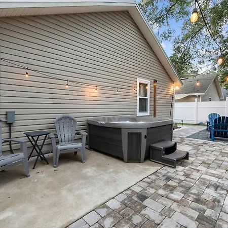 Peaceful Pearl Retreat- 5 Minutes To Downtown, 10 Minutes To Beach-2