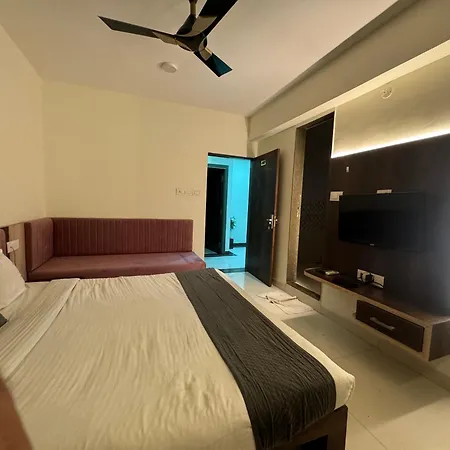 The Tripti Hotel & Banquets-3