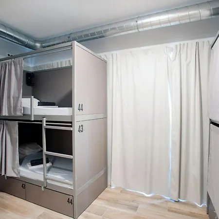 Hostel Dos Estaciones - Scandinavian Design - Albergue Juvenil - Free Towels, Coffee & Tea, Remote Check-In-2