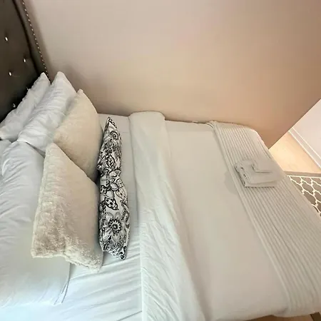 Downtown Toronto Condo Suite-3