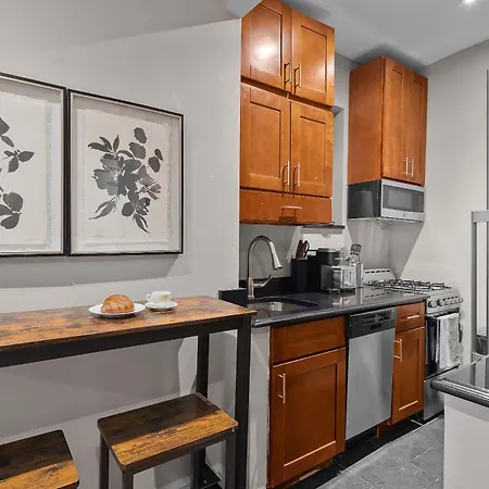 Vintage Manhattan Apartment In Trendy Murray Hill-3