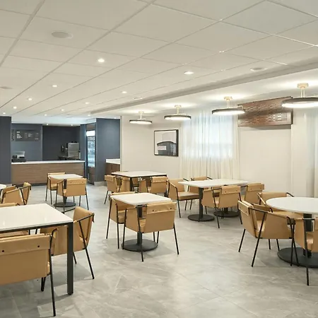 Courtyard By Marriott Regina Downtown-3