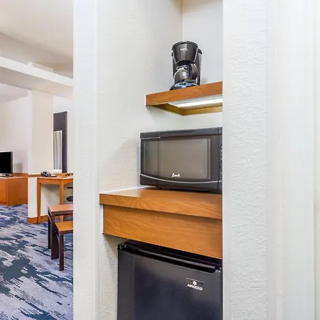 Fairfield Inn And Suites By Marriott Madison East-3