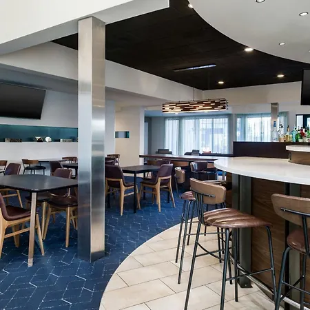 Courtyard By Marriott Phoenix Airport-3