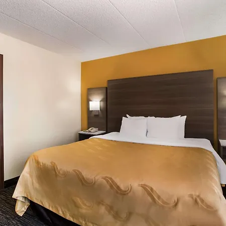 Quality Suites Milwaukee Airport-2
