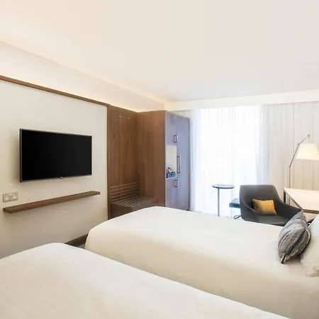 Courtyard By Marriott Edinburgh West-2
