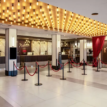 Radisson Red London Heathrow-3