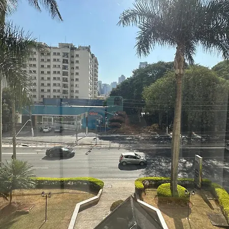 Flat Biena Ibirapuera Uh202-3